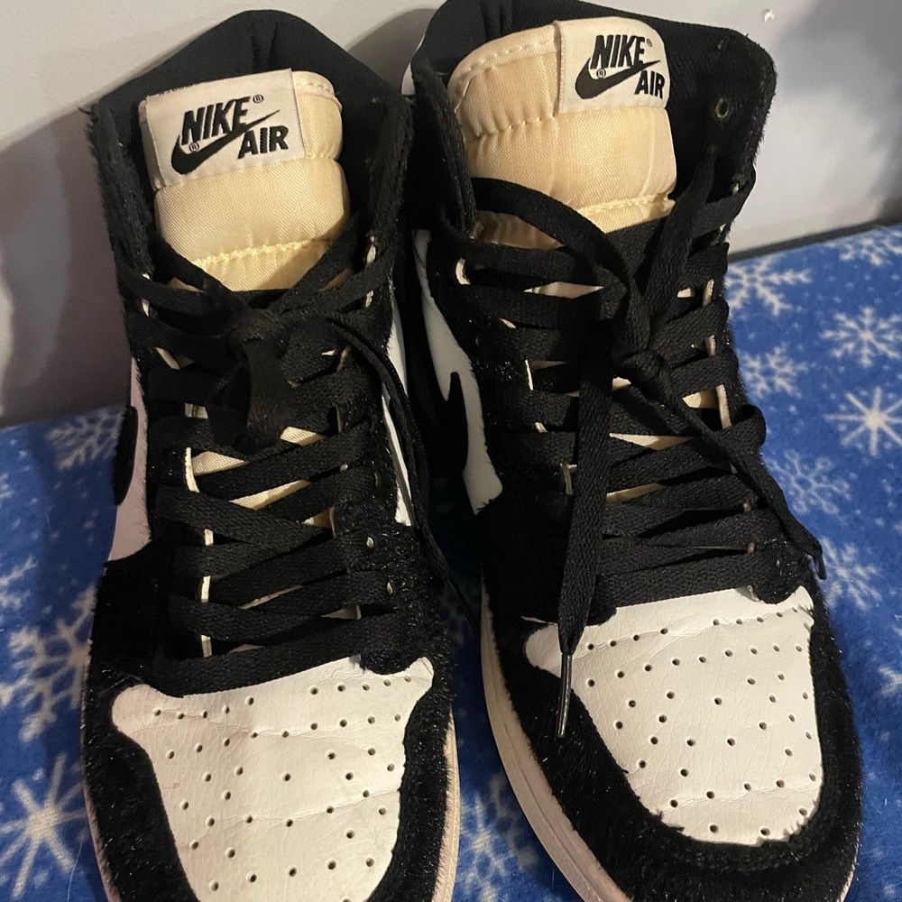 Women's Black and White Sneakers - Picture 5 of 11